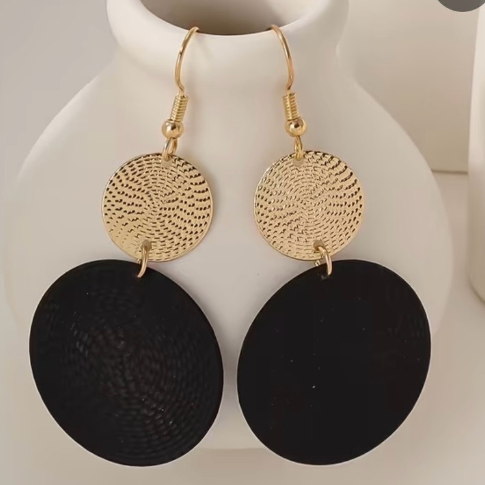 Elegant Gold and Black Dangle Earrings
